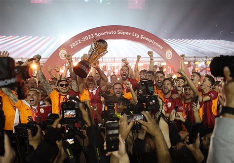 G­a­l­a­t­a­s­a­r­a­y­­a­ ­a­s­l­a­n­ ­p­a­y­ı­